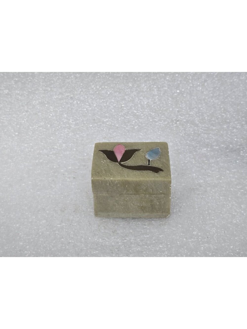 Giftcraft Soapstone Trinket Box Inlaid Mother of Pearl Floral Design India